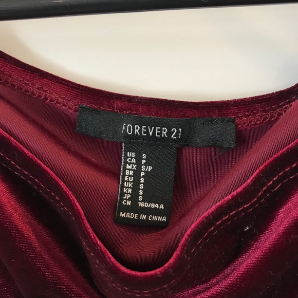 Off-shoulder Crop Top - Picture 2 of 2